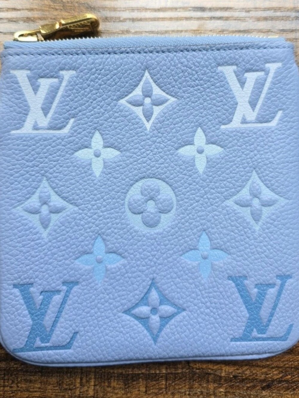 Louis Vuitton Empreinte Giant Monogram Limited Edition "By The Pool" Trio Pouch - Picture 4 of 9